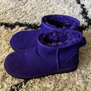 Ugg Mini Bright Bold Purple boots size 10 womens Uggs Electric Purple
